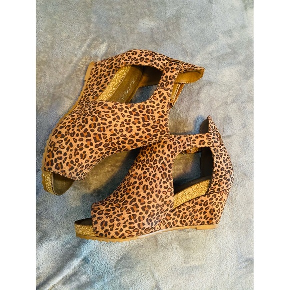 boutique by corkys Shoes - Cheetah 🐆 print wedge heels shoes